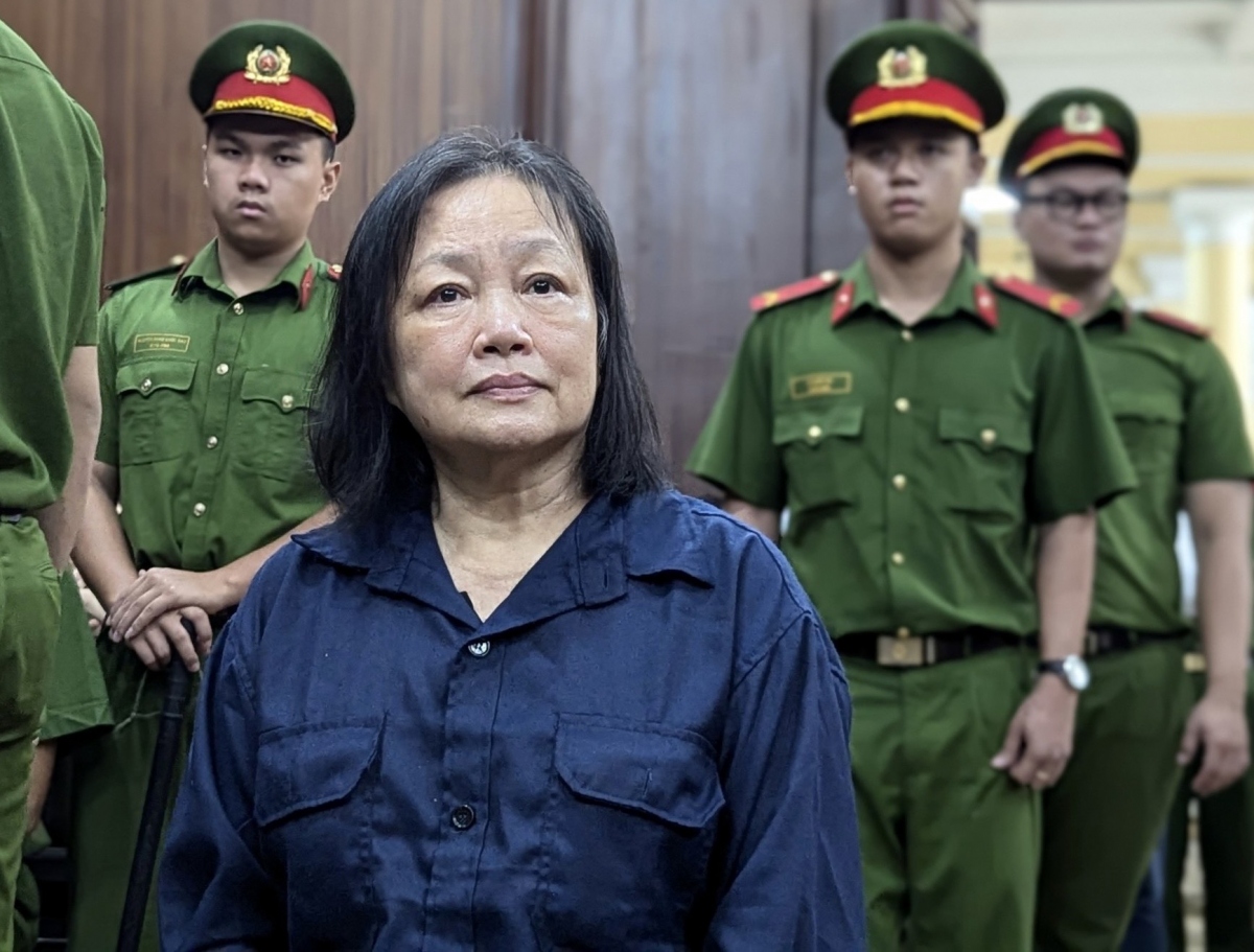Bị cáo Trần Thị Bình Minh (nguyên Phó Giám đốc Sở Kế hoạch đầu tư TP.HCM) bị đề nghị mức án từ 8-9 năm tù. (Ảnh: T.C)