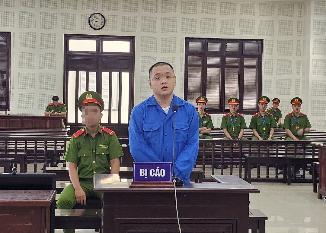 Bị Lợi cáo tại Tòa