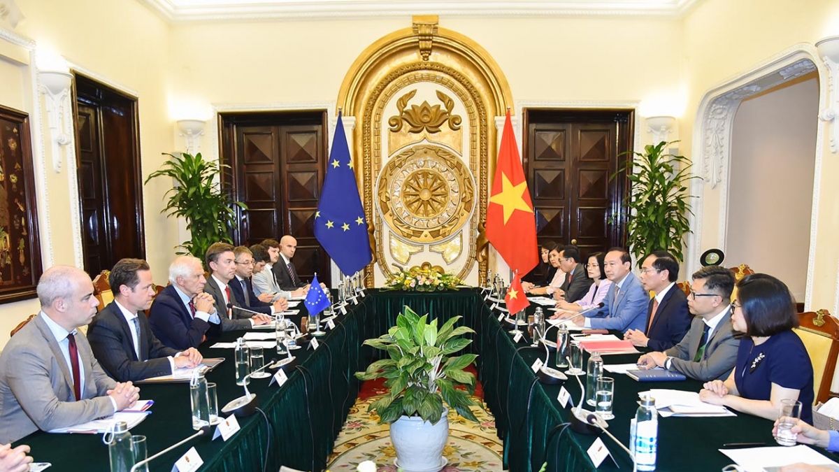 Toàn cảnh hội đàm