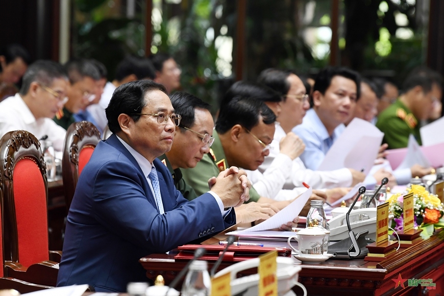 Thủ tướng Phạm Minh Chính cùng các đại biểu dự Hội nghị Quân chính toàn quân 6 tháng đầu năm 2024
