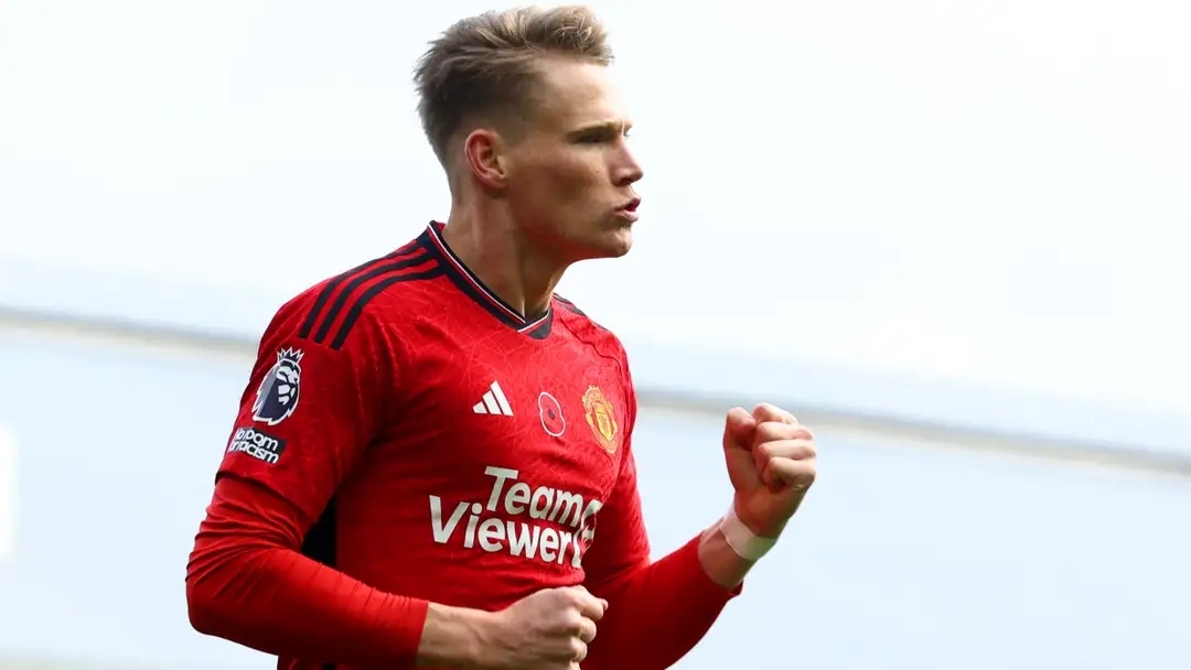 MU muốn thu về ít nhất 30 triệu Euro nếu như bán McTominay (Ảnh: Getty).
