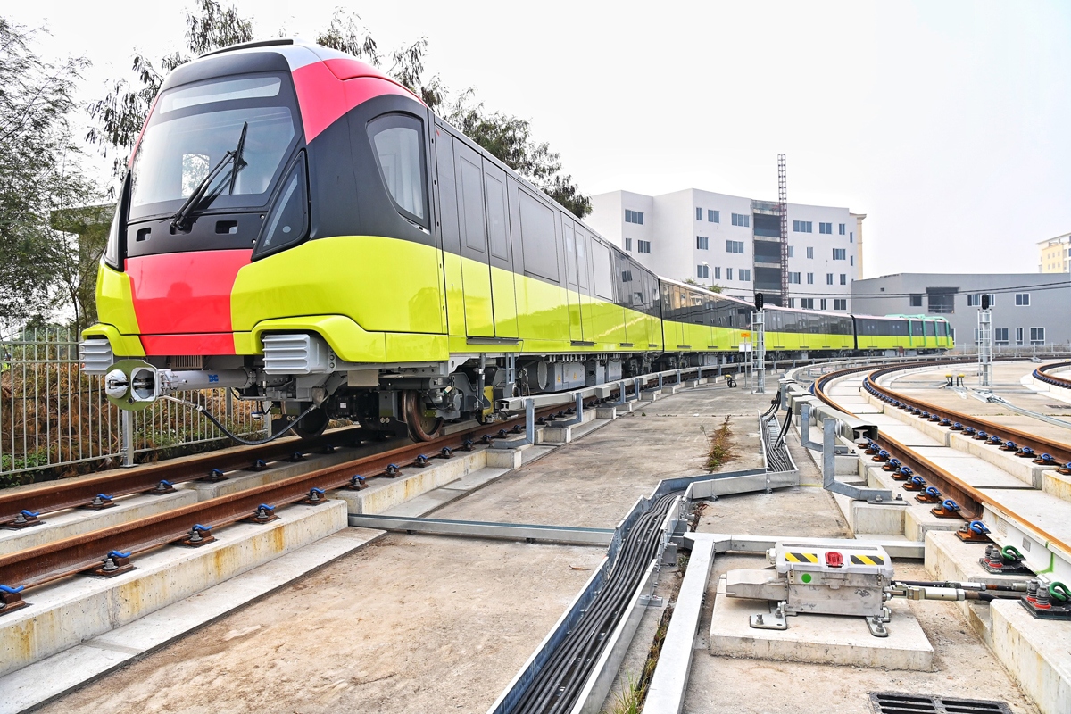 Dự án đường sắt đô thị Nhổn - Ga Hà Nội dài 12,5km, đi qua 8 ga trên cao và 4 ga ngầm, trong đó đoạn trên cao Nhổn - Cầu Giấy dài 8,5km và đoạn đi ngầm Cầu Giấy - ga Hà Nội dài 4km.