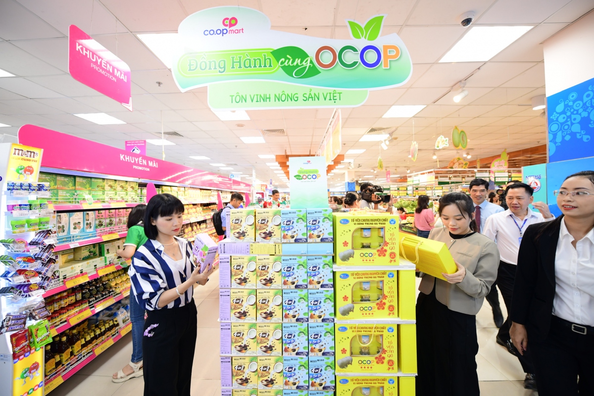 Co.opmart, Co.opXtra hỗ trợ và ưu tiên các các vị trí đắc địa nhất trong siêu thị dành cho hàng OCOP