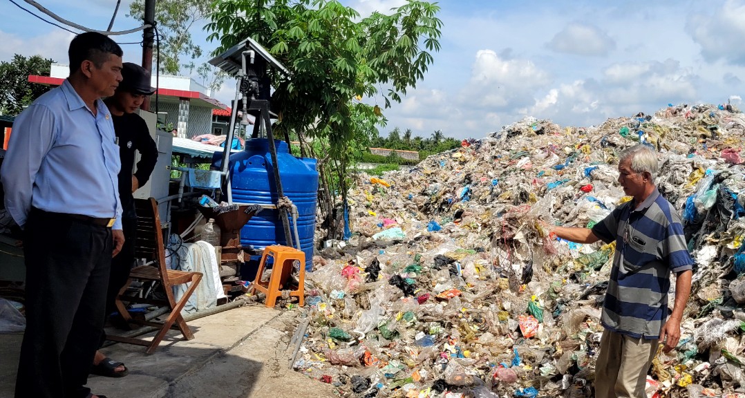 Nguồn rác thải đã qua phân loại chuẩn bị đưa vào "xử lý" chế suất ra nhiên liệu