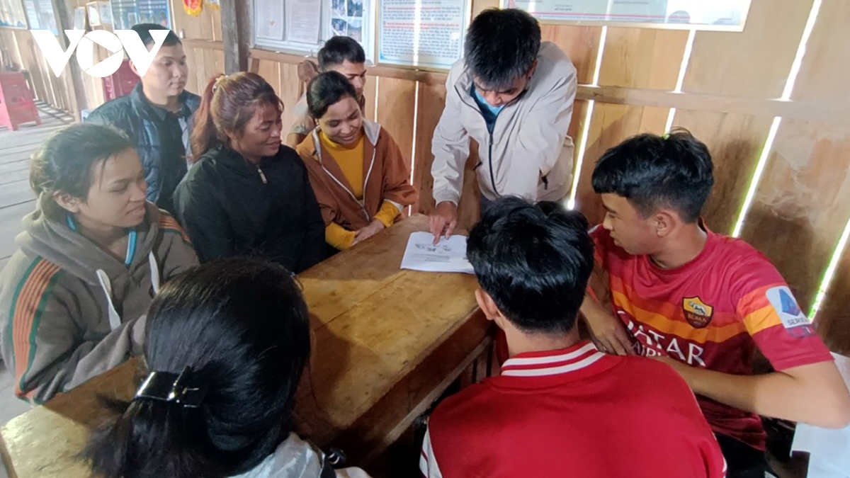 Người dân vùng tâm chấn động đất huyện Kon Plông, tỉnh Kon Tum tiếp tục được trang bị kỹ năng ứng phó với động đất