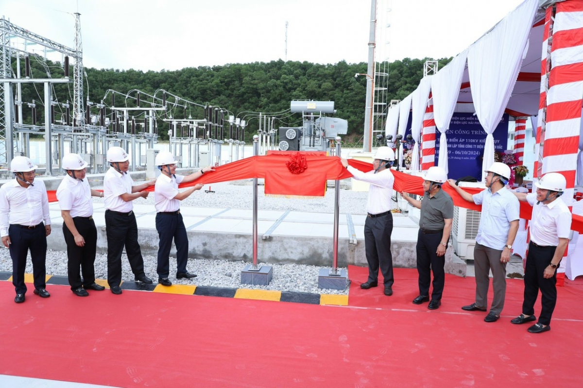 Hoàn thành đường dây và TBA 110kV Kiến Thụy, mừng kỷ niệm 55 năm ngày thành lập EVNNP.