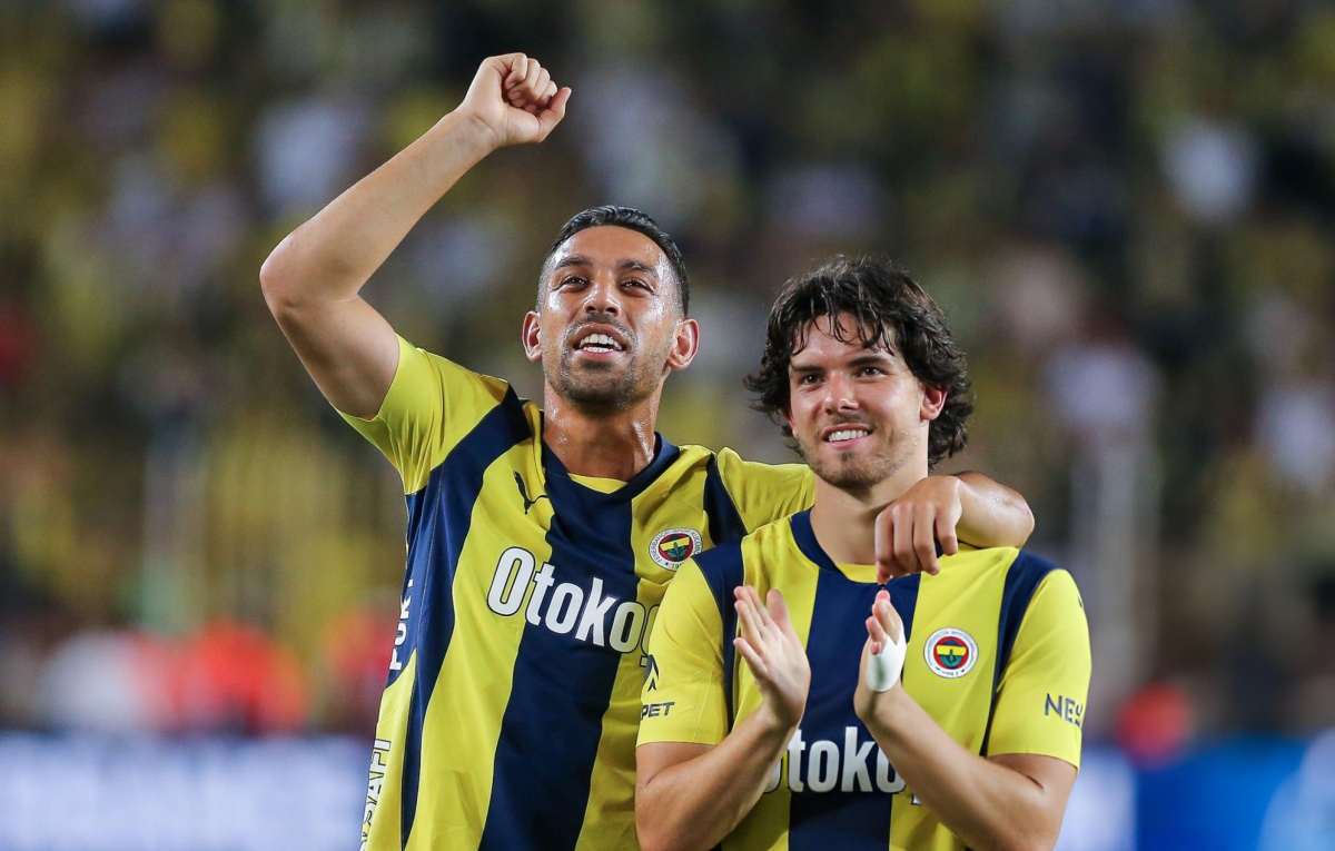 Các cầu thủ Fenerbahce ăn mừng chiến thắng. (Ảnh: Getty). 