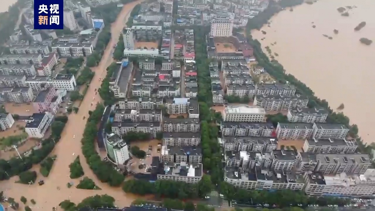Huyện Bình Giang, tỉnh Hồ Nam đang hứng chịu trận lũ tồi tệ nhất kể từ khi có ghi chép khí tượng. Ảnh: CCTV