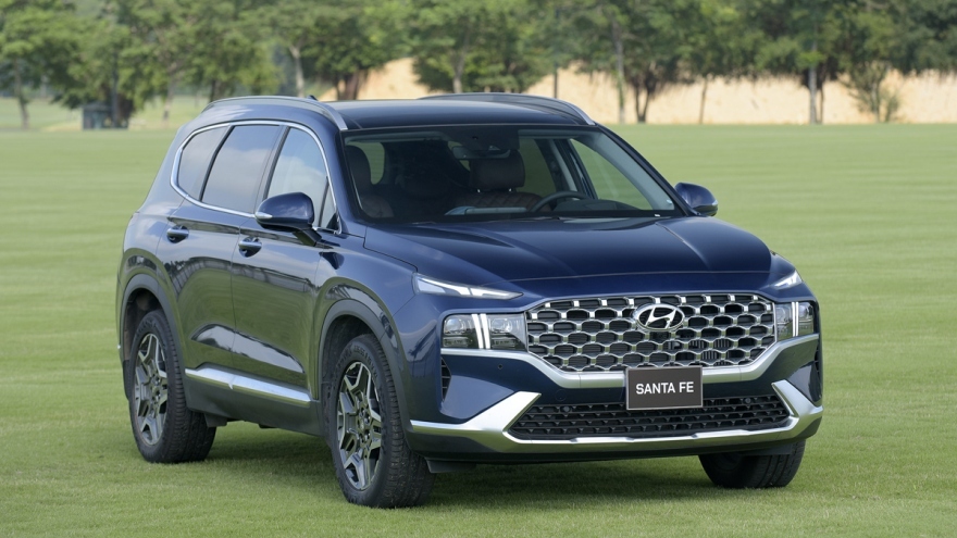 Hyundai cũng đã có phiên bản hybrid của Santa Fe nhưng doanh số không mẫu khả quan