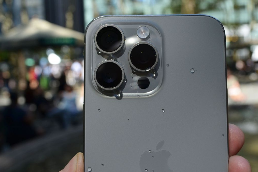 Cả iPhone 16 Pro và iPhone 16 Pro Max đều có camera tiềm vọng Tetraprism (Ảnh: Future)
