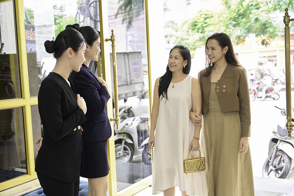 Khách hàng rất hài lòng về văn hóa “Phục vụ từ trái tim” của Viện thẩm mỹ DIVA