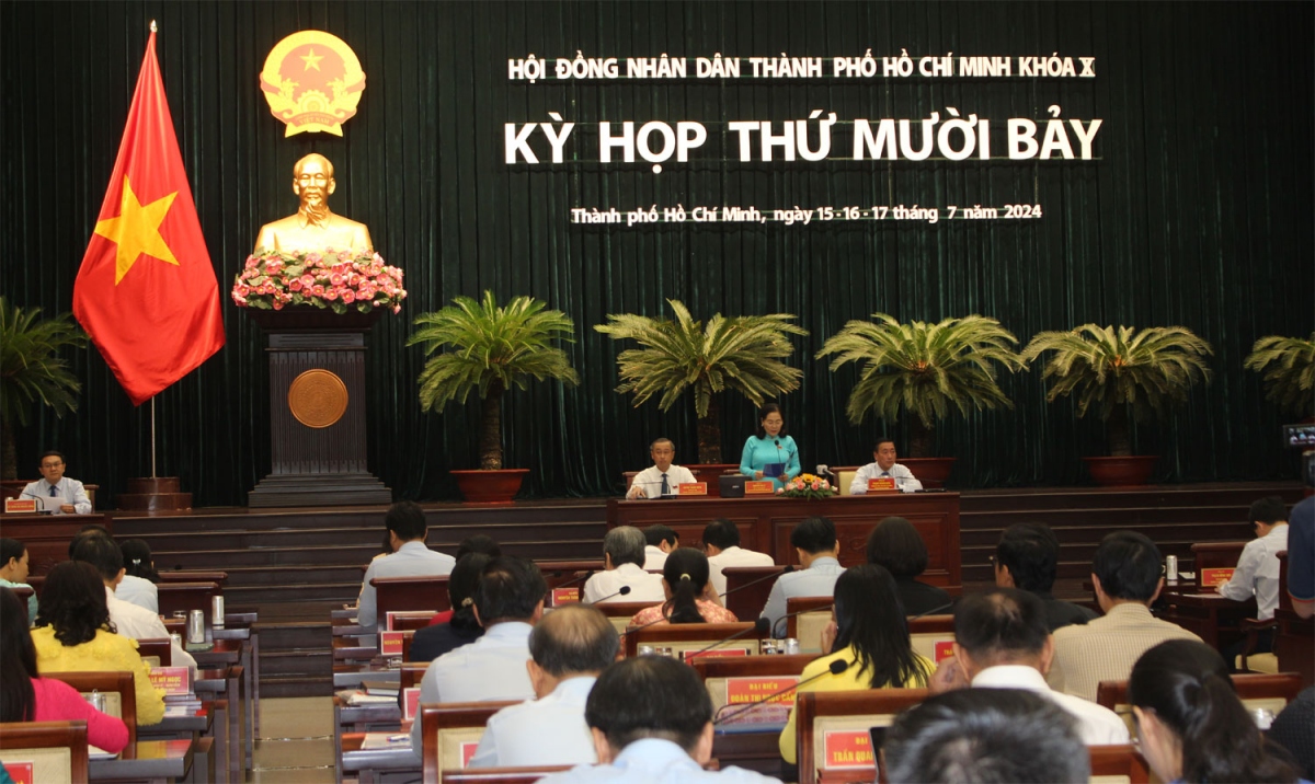 Đại biểu tham dự kỳ họp (Ảnh: Thành Nhân)