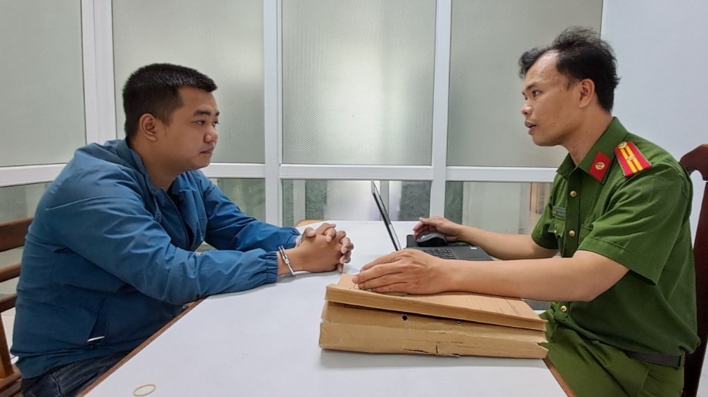 Cảnh sát điều tra làm việc với Trần Thanh Hải