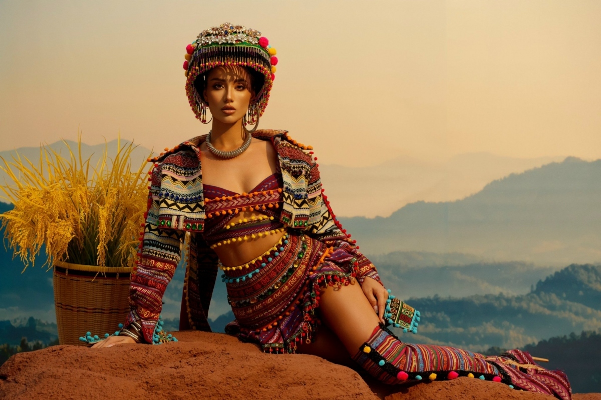 In the national costume segment held within the framework of Miss Supranational 2024, the Vietnamese representative will don a brocade costume called "Cat Cat" created by designer Tang Thanh Cong.