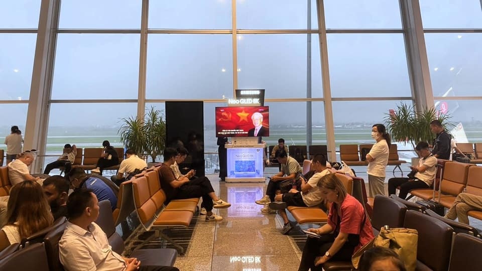 Phòng chờ các sân bay chiếu phim tư liệu, các bài viết, hình ảnh về Tổng Bí thư Nguyễn Phú Trọng 
