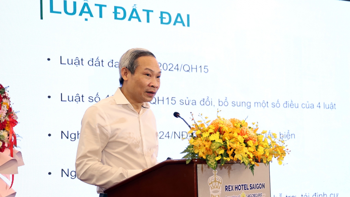 Ông Phan Đức Hiếu - Ủy viên Thường trực Ủy ban Kinh tế Quốc hội, Trọng tài viên Trung tâm Trọng tài Quốc tế Việt Nam (VIAC) phát biểu tại hội thảo - Ảnh: ITPC