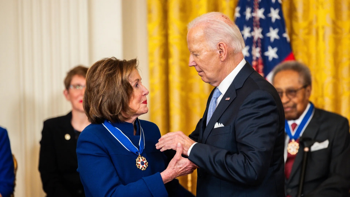 Bà Nancy Pelosy và ông Joe Biden. Ảnh: Getty