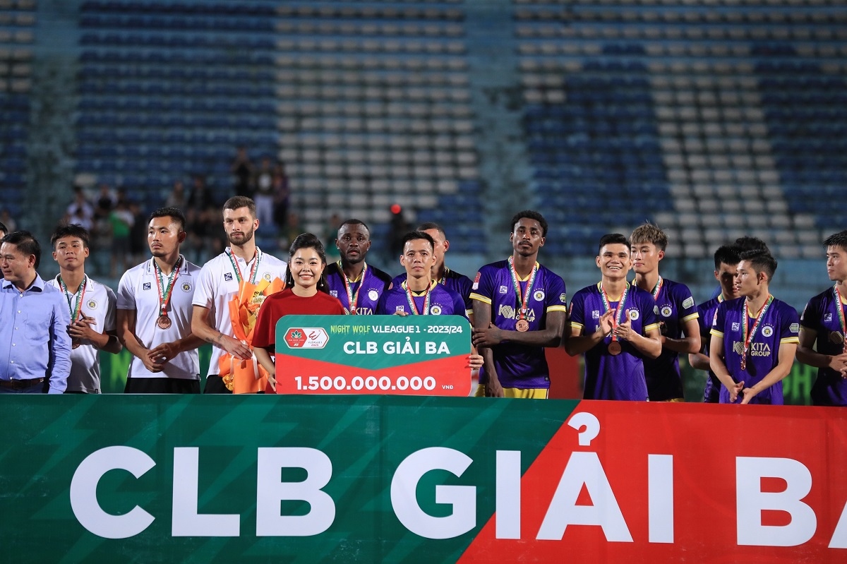 Văn Quyết đóng góp lớn vào thành tích giành hạng ba của Hà Nội FC. (Ảnh: VPF). 