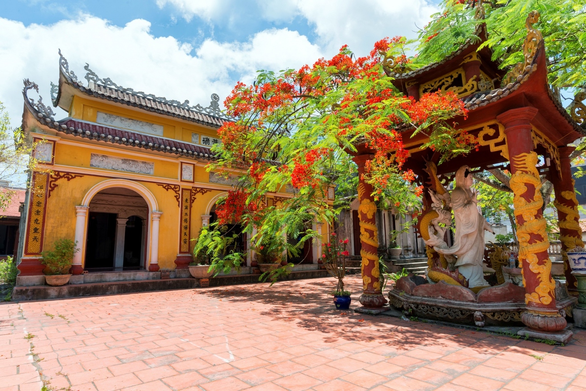 Một góc cụm di tích Đình, chùa, miếu, nghè Quan Lạn