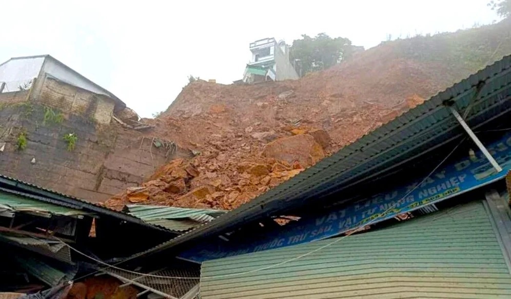 Hiện trường vụ sạt lở tại thị trấn Cốc Pài (huyện Xín Mần, Hà Giang) sáng 14/7.