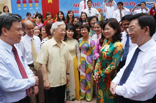 Tổng Bí thư Nguyễn Phú Trọng về thăm trường THPT Nguyễn Gia Thiều (Long Biên, Hà Nội) (Ảnh: Nhà trường cung cấp).