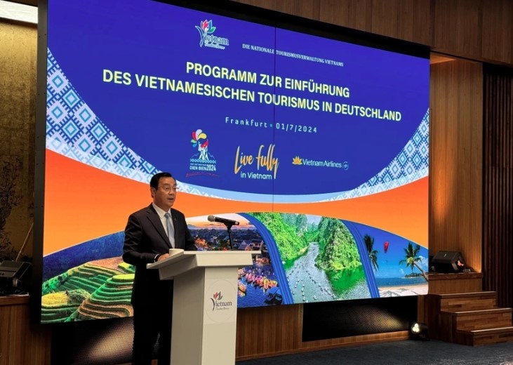 Vietnam National Authority of Tourism General Director Nguyen Trung Khanh speaks at the event