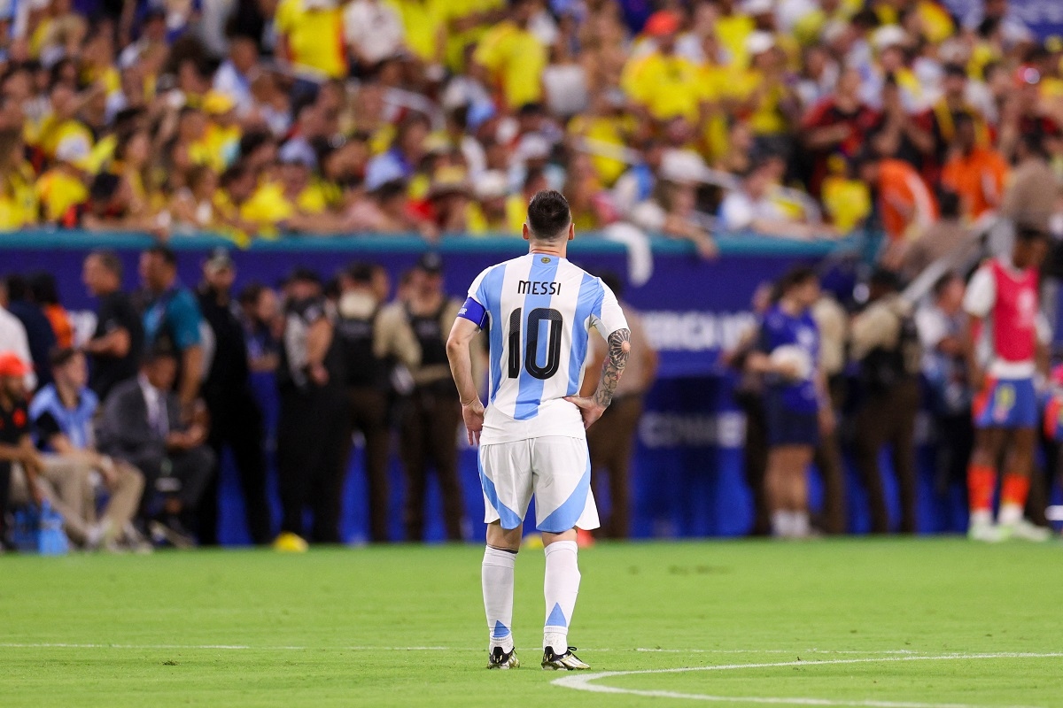 Lúc này, Messi đã bật khóc và nhiều người đã nghĩ đến viễn cảnh Argentina thua trận. 