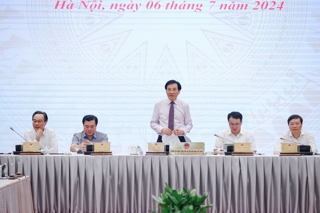 Bộ trưởng, Chủ nhiệm Văn phòng Chính phủ Trần Văn Sơn, Người phát ngôn của Chính phủ chủ trì buổi họp báo - (Ảnh: VGP)