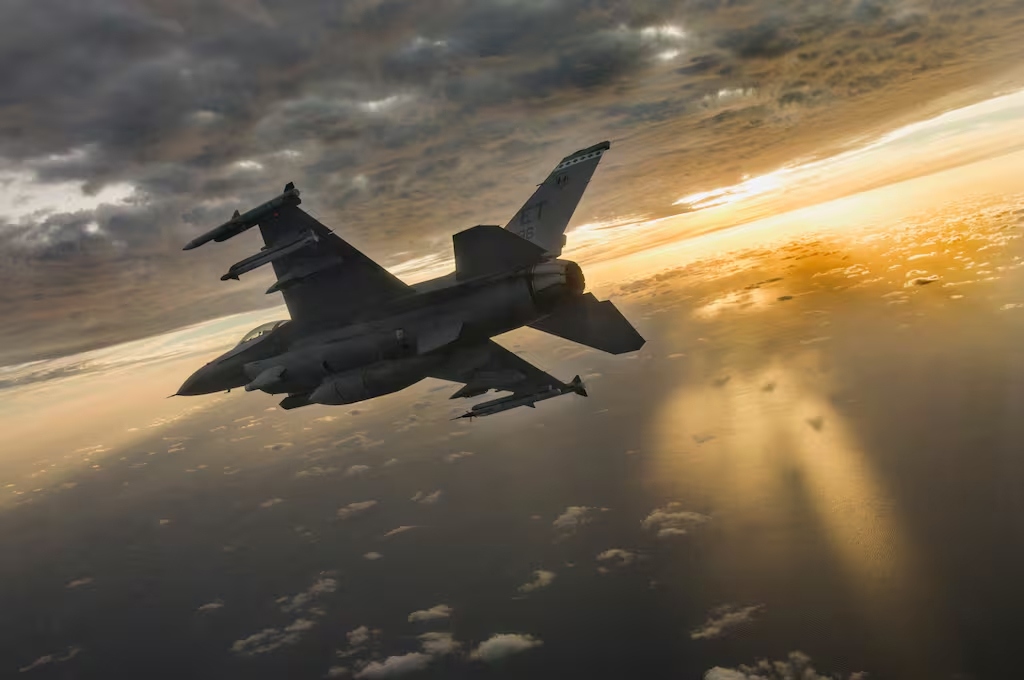 Tiêm kích F-16. Ảnh: Không quân Mỹ.