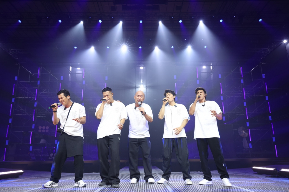 Các Anh tài tập luyện cho vòng Concert