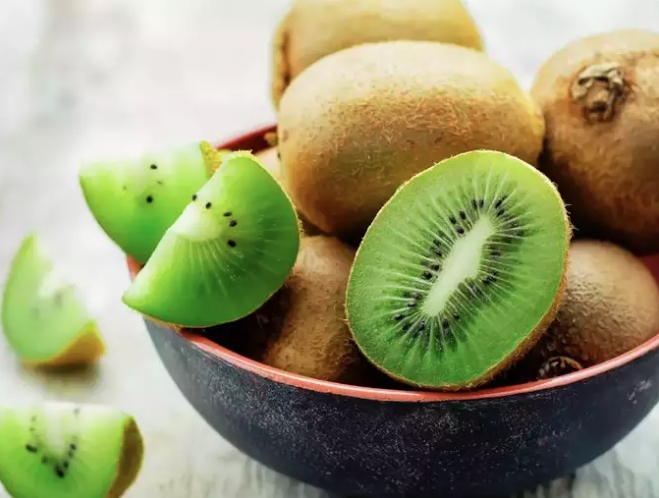 Quả kiwi chứa khoảng 6 gam đường trên mỗi quả cỡ trung bình