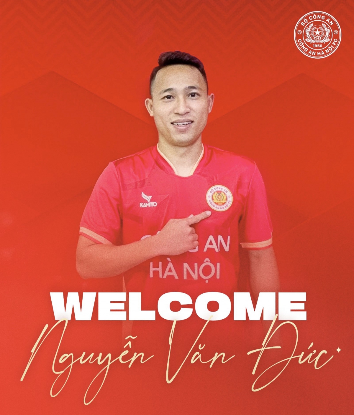 Nguyễn Văn Đức gia nhập CLB CAHN. 