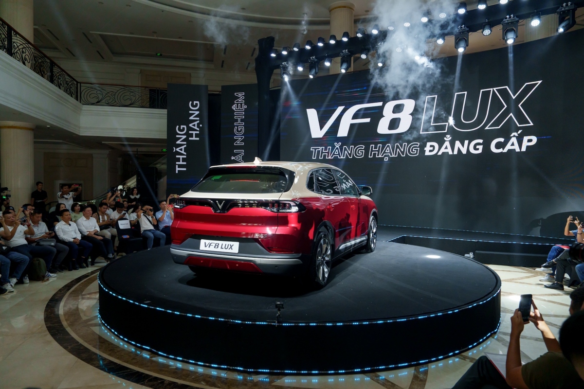 VF 8 2024 giờ đây sẽ có 10 tùy chọn màu sơn ngoại thất được phối 2 tông màu.