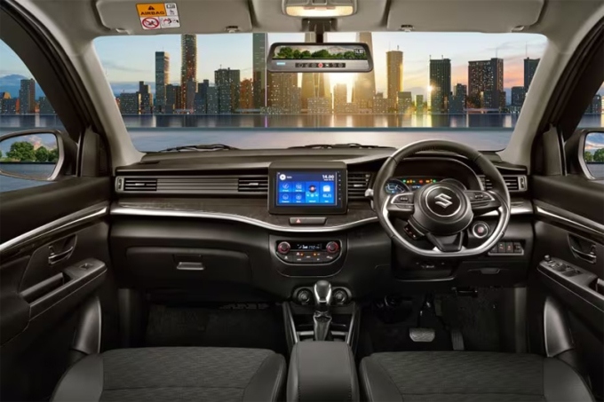 XL7 vẫn đứng đầu bảng là dòng xe bán chạy nhất của Suzuki tại Việt Nam. Ảnh: Suzuki