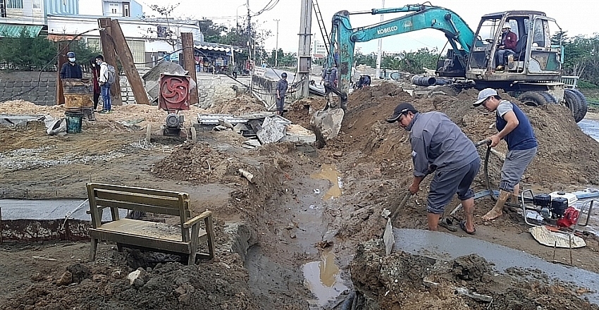 “Lùm xùm" gói thầu Dự án Hệ thống thu gom nước thải Hòa Xuân chưa hồi kết
(Ảnh minh họa: KT)