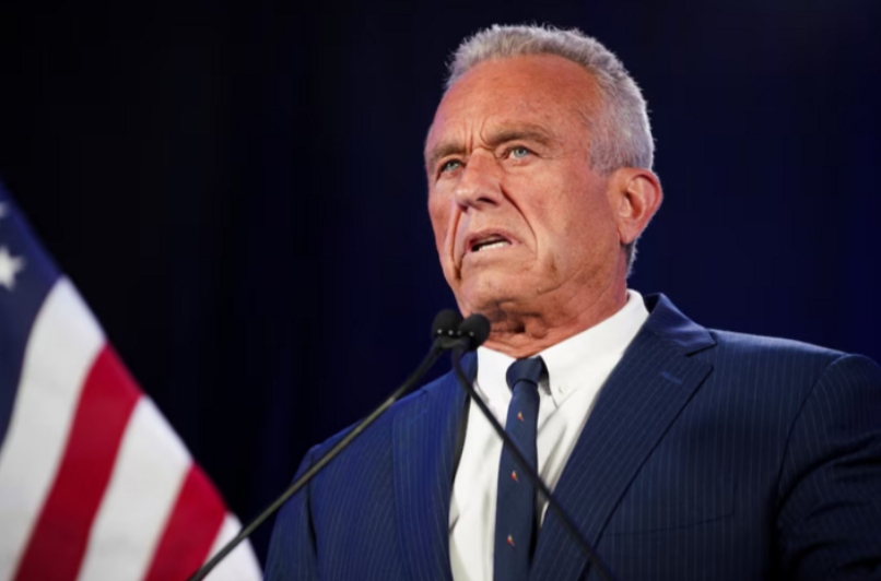 Ửng cử viên tổng thống độc lập Robert F. Kennedy Jr. thông báo về chiến dịch tranh cử của mình tại Phoenix, Arizona, Mỹ, ngày 23/8. (Ảnh: Reuters)