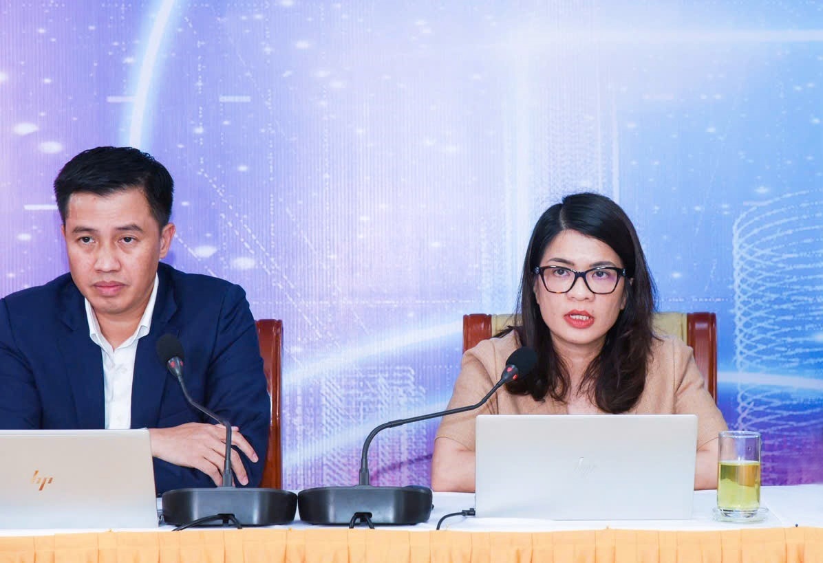 TV.HĐQT Phạm Thị Thanh Hoài (bên phải) chủ trì Hội nghị cập nhật KQKD Quý II/2024