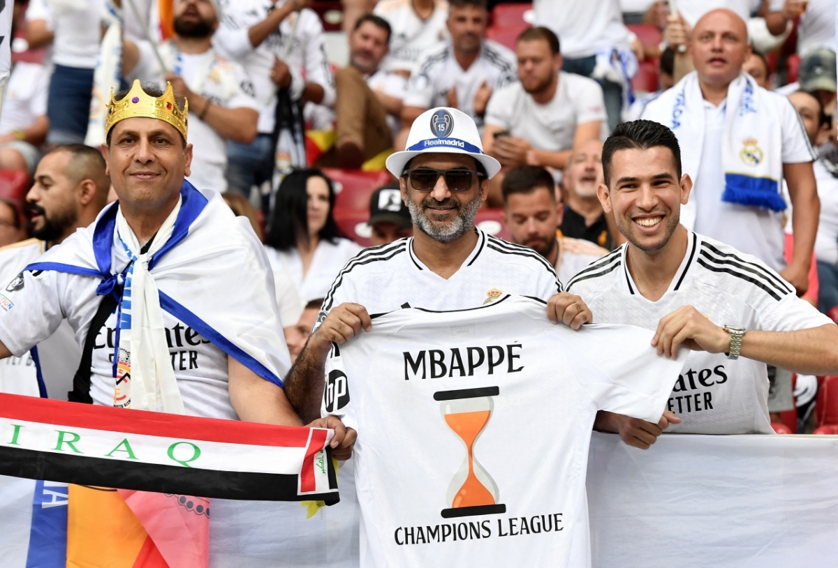 CĐV Real Madrid mong chờ màn ra mắt chính thức ấn tượng của bom tấn Kylian Mbappe (Ảnh: Reuters)