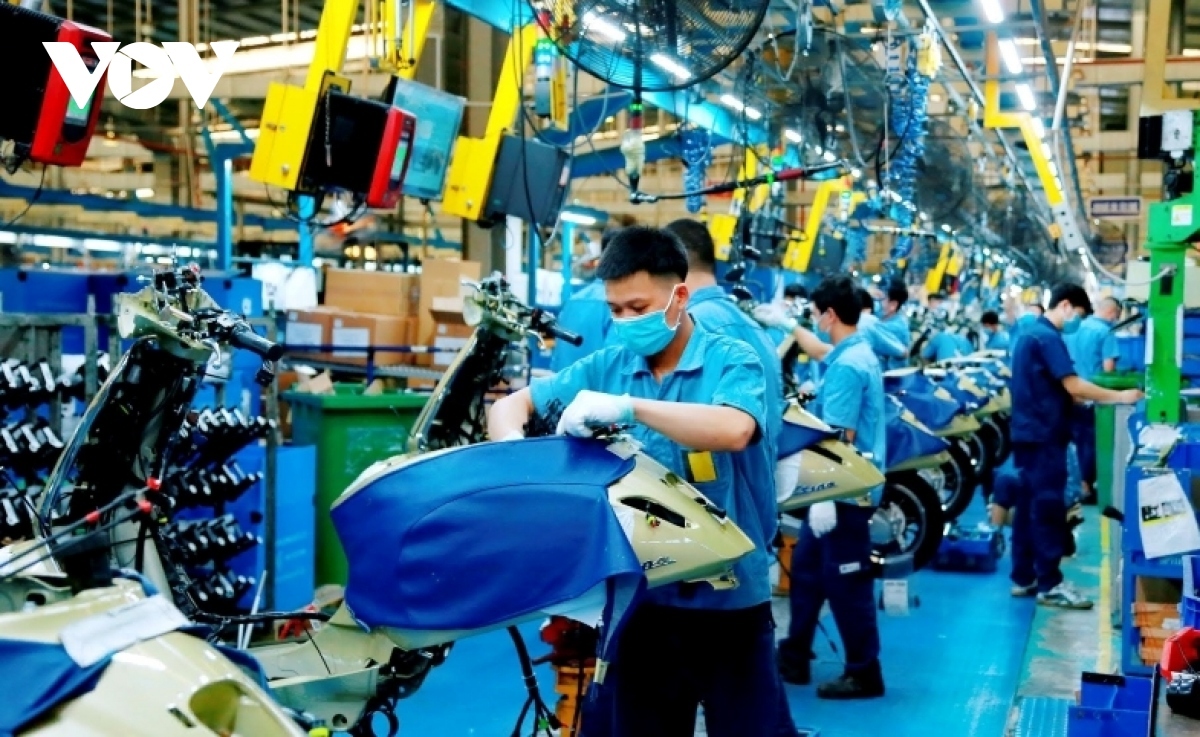 Theo S&amp;P, với  nền kinh tế vĩ mô ổn định và ngày càng đa dạng, Việt Nam tiếp tục là điểm đến hấp dẫn đối với đầu tư nước ngoài...