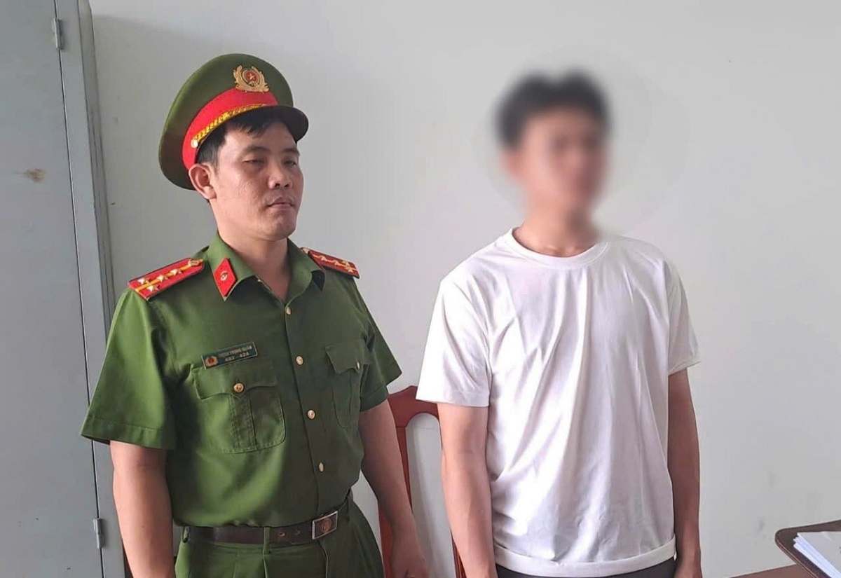 Đặng Văn Tiến tại cơ quan công an