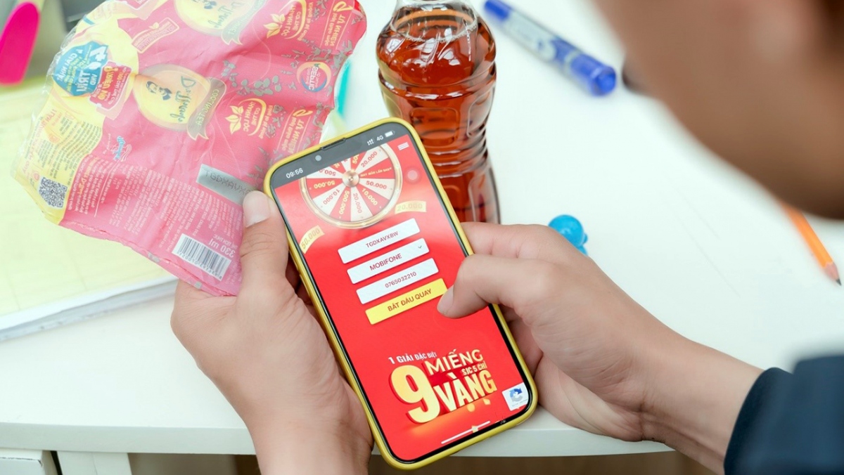 Chương trình “Xé nhãn Dr Thanh, 1 lần trúng x9 lần quà” hiện vẫn còn hơn 33.000 giải thưởng, trong đó có 2 Giải Nhất, mỗi giải trúng set 9 thiết bị gia dụng giúp thanh lọc không gian sống; 9 Giải Nhì, mỗi giải trị giá 9 triệu đồng tiền mặt và nhất là cơ hội trúng Giải Đặc Biệt, 1 lần trúng 9 miếng vàng SJC 999.9, mỗi miếng 5 chỉ đang chờ người chơi trong gần 3 tuần tới