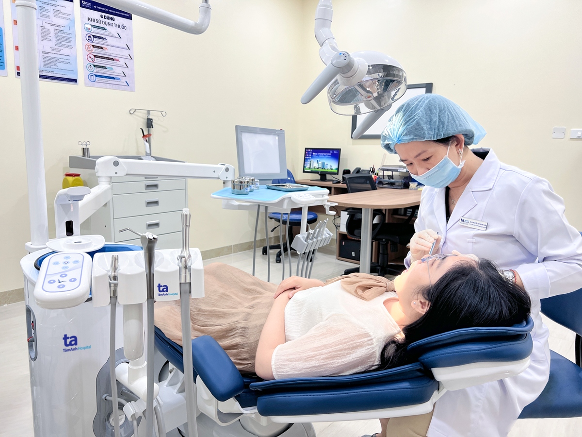 Trung tâm khám chữa bệnh Tâm Anh Quận 7 cung cấp dịch vụ thăm khám nha khoa hiện đại, công nghệ cao