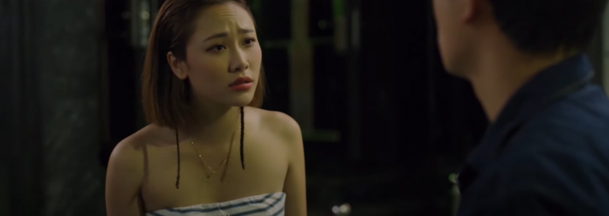 Hân phát hiện Dũng theo dõi mình