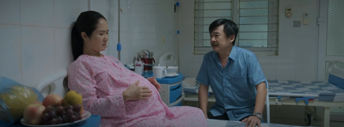 Bà Châu đang nằm viện dưỡng thai nhưng vẫn xót Bảo ra ngoài đi làm vất vả