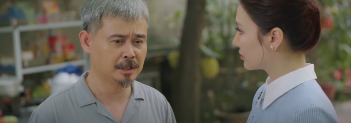 Bố Nam liên tục nói đỡ cho Hùng về việc dạo gần đây Hùng thường tập trung cho công việc