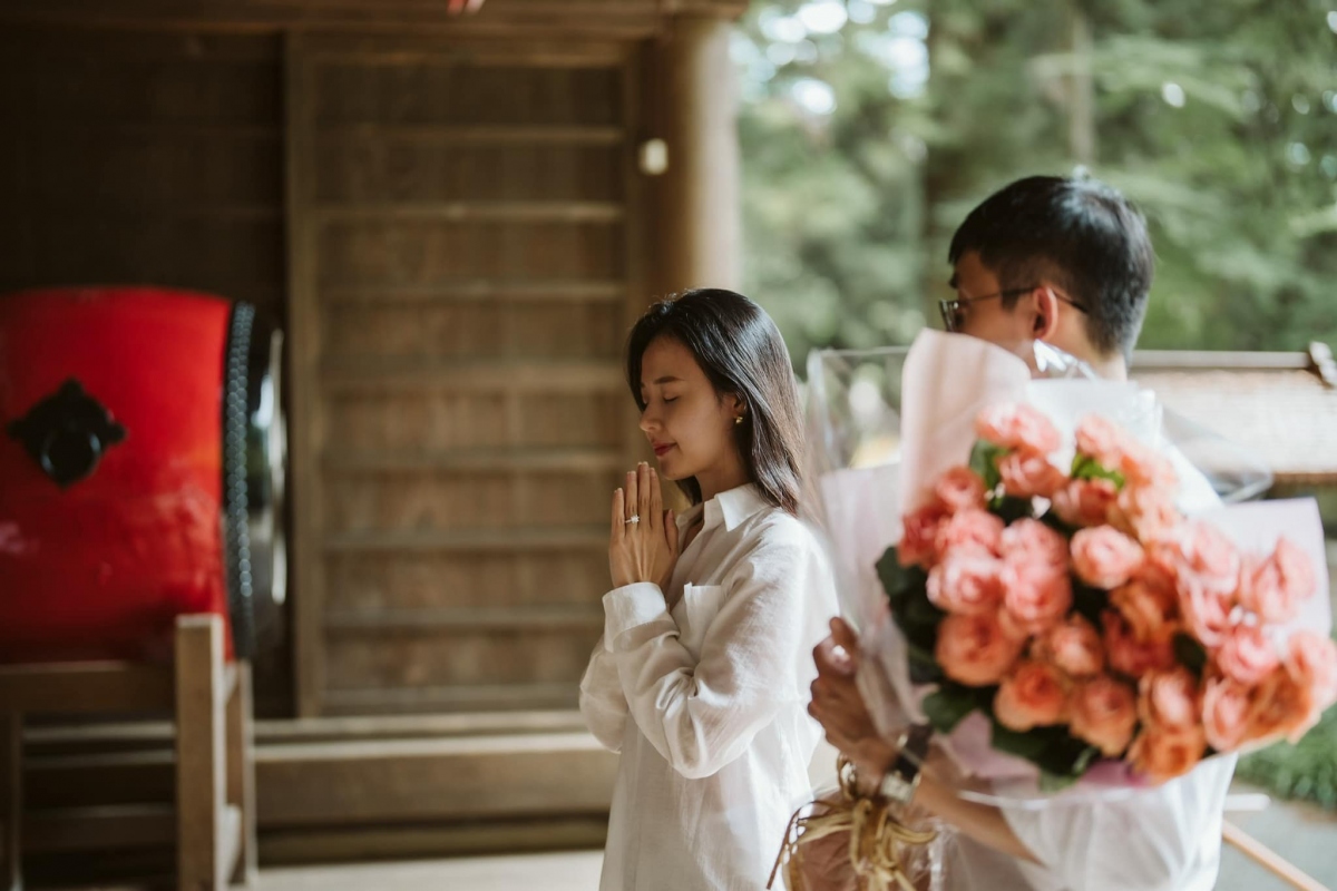 Ánh mắt si tình của thiếu gia Minh Đạt dành cho bà xã khiến cộng đồng mạng không khỏi ngưỡng mộ. 