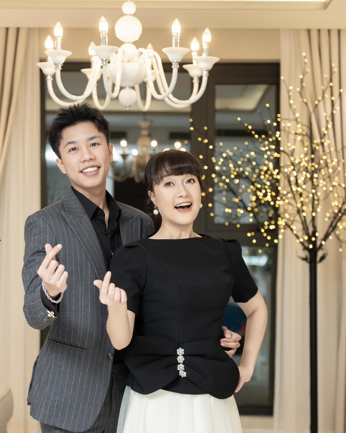 Nghệ sĩ Vân Dung và con trai Long Vũ