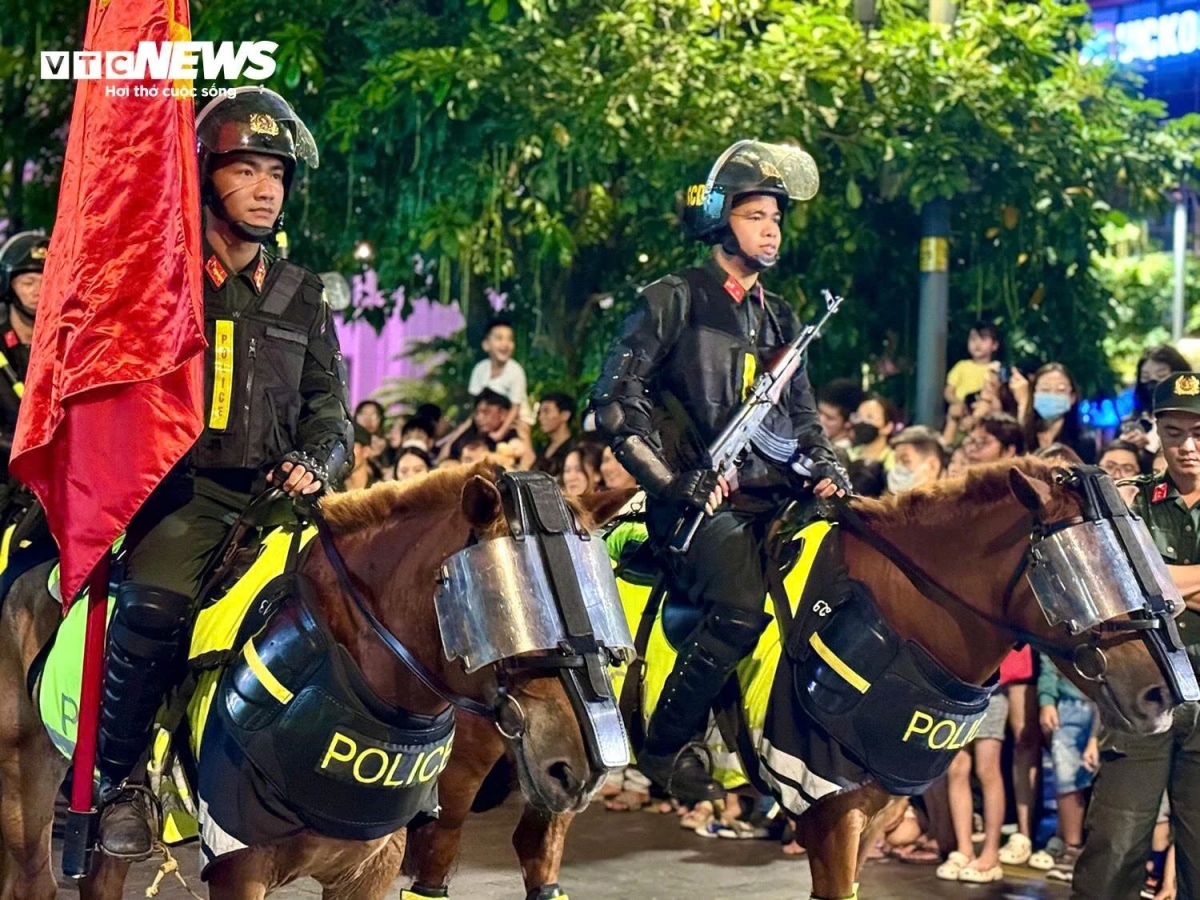 Horses equipped for the Cavalry Mobile Police Corps are said to be imported from Mongolia.