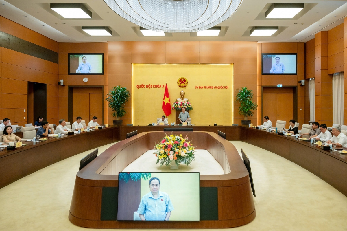 Chủ tịch Quốc hội Trần Thanh Mẫn làm việc với các Ủy ban Kinh tế; Tài chính- Ngân sách; Khoa học, Công nghệ và Môi trường của Quốc hội