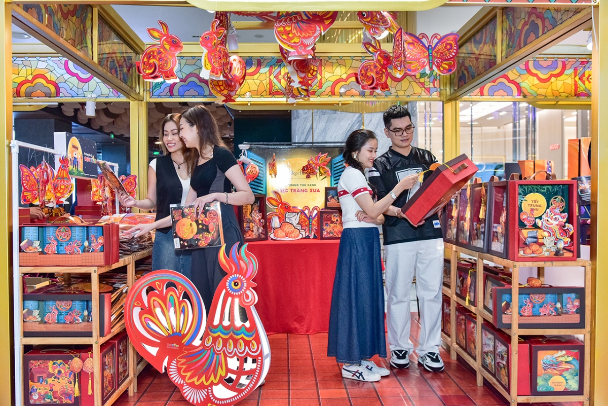 Sản phẩm bánh Trung thu đa dạng, mới lạ phục vụ nhu cầu mua sắm của khách hàng